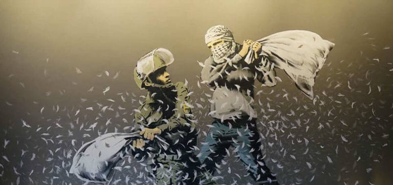 Banksy e The Walled Off Hotel, o hotel com a pior vista do mundo