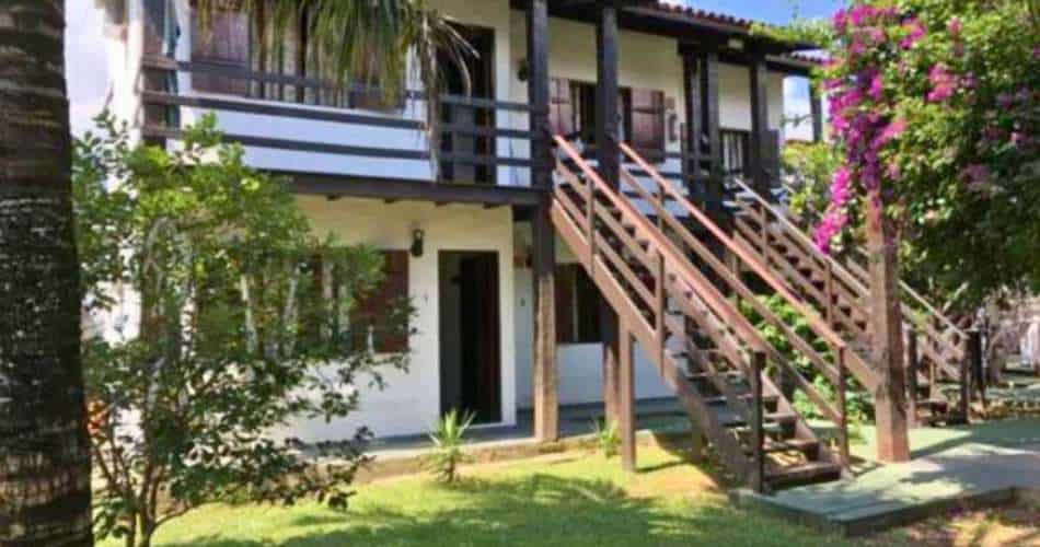 Apartamentos com acesso pelo jardim da Pousada Conde do Mar em Ilhabela